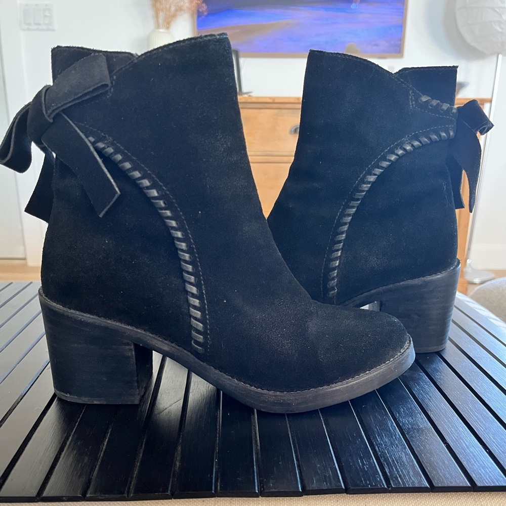 Women’s fraise whipstitch leather suede boots UGG